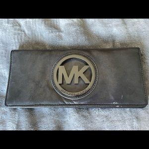 MK clutch